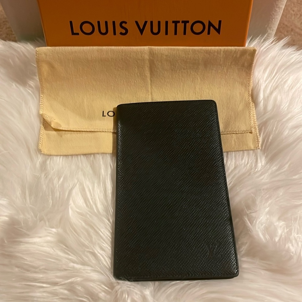 Louis Vuitton Green Taiga Leather Wallet